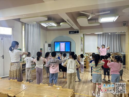九江市教育科学研究所蹲点指导市中心幼儿园暑期托管服务
